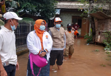 Legislator PKS Tangsel Turun Langsung Bantu Korban Banjir