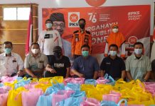 Bantu Warga Terdampak Covid – 19, PKS Subang Salurkan Ratusan Paket Sembako